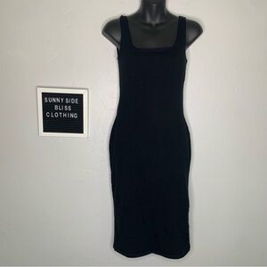 Popular Basics Black Scoop Neck Bodycon Midi Dress Size Medium